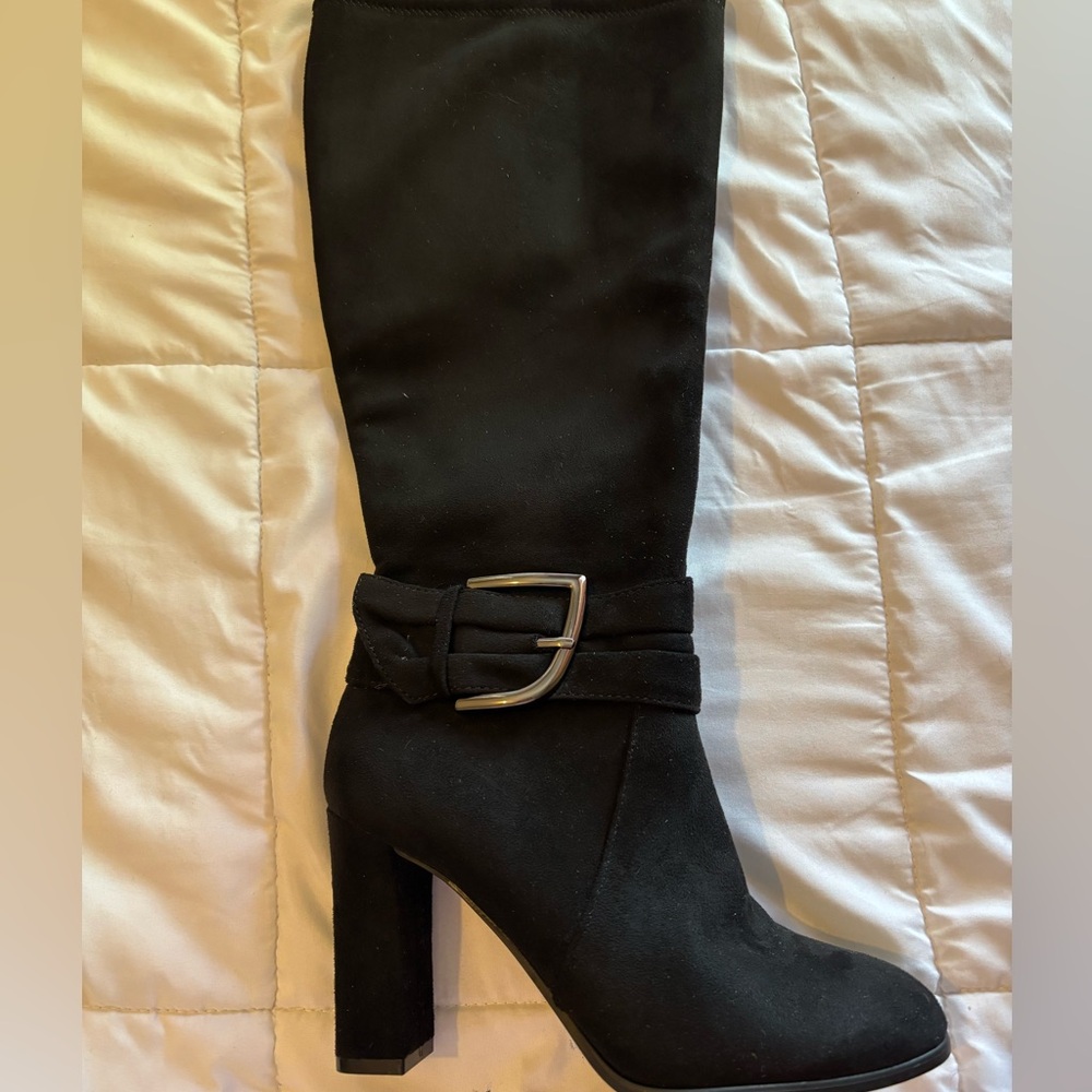 Black knee high boots - Picture 2 of 5